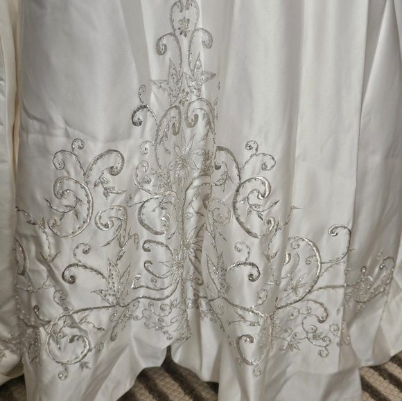 Elegant White and Silver Embellished Wedding Dress - Picture 3 of 8